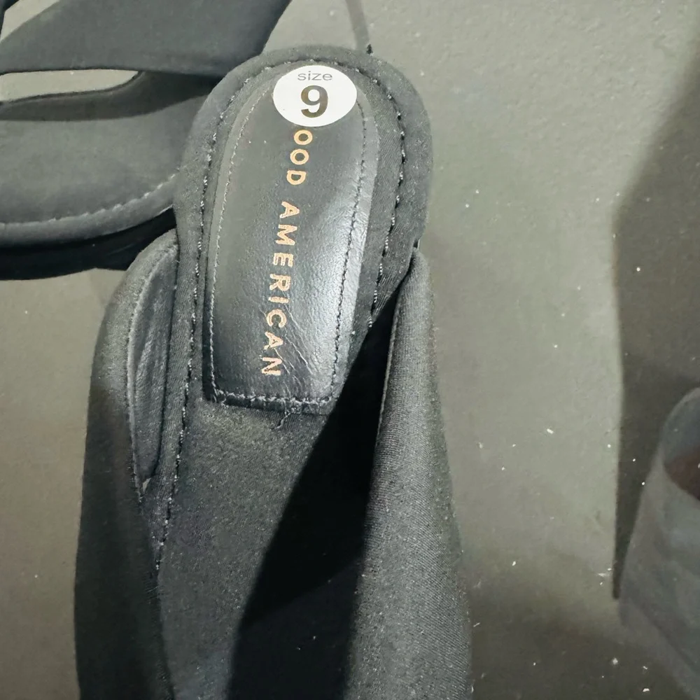 Good American Black Women's Sandals - Picture 5 of 5